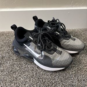Nike Black and Gray Women's Sneakers